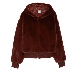 Nike Sportswear Essentials
Women's Faux Fur Jacket new